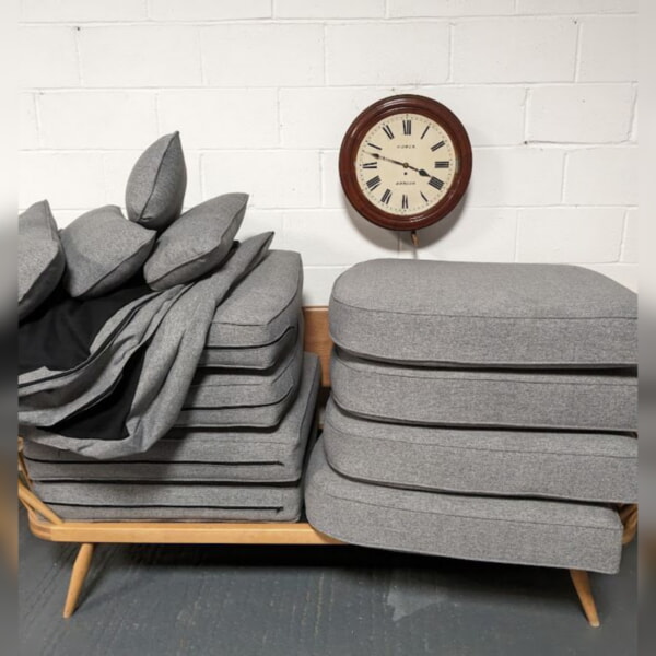 Set of piped Renaissance cushions